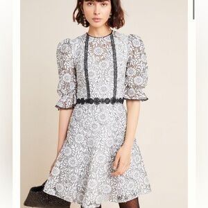 MONIQUE LHUILLIER Short Sleeve Embroidered Lace Mini Dress